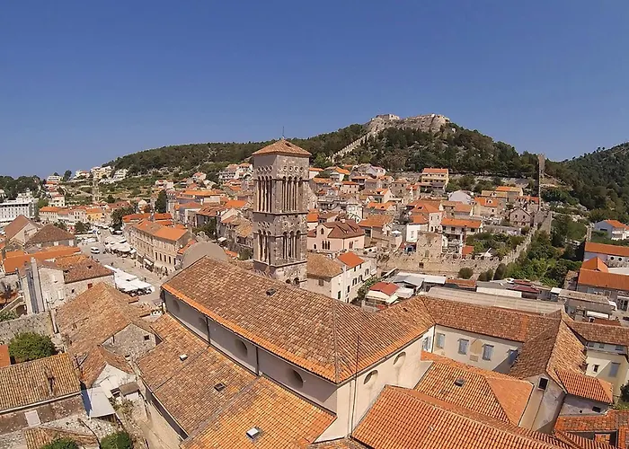 Apartman Apartment Ivanje Gomile Bb I Stari Grad (Hvar)